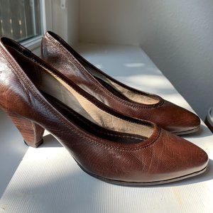 Frye Regina Pump, Brown Leather, Size 8.5